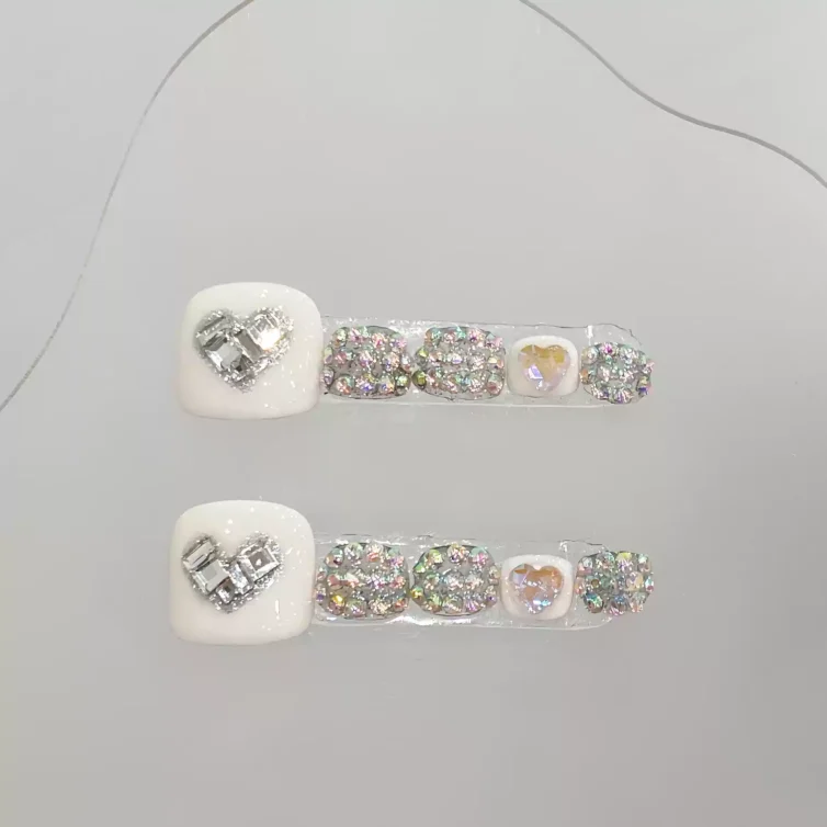 Wujasmine Press on nails Handmade foot wearable nails, white toenail with sequins, fair-skinned with rhinestones, sophisticated toenail art, new style for summer